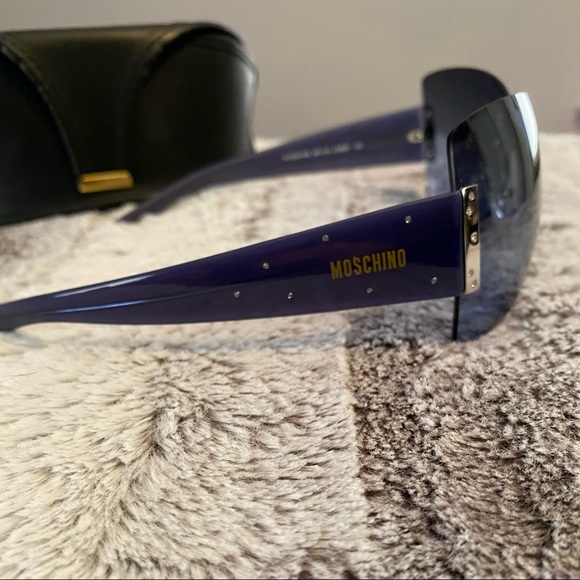 Blue Moschino Sunglasses with bling on sides - Picture 2 of 5